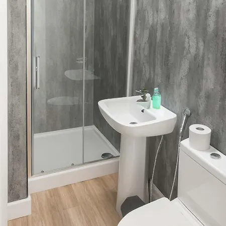 Modern -sleeps 6 - Parking *