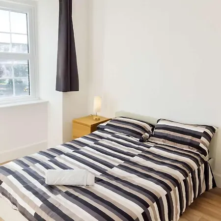 Modern -sleeps 6 - Parking Apartamento