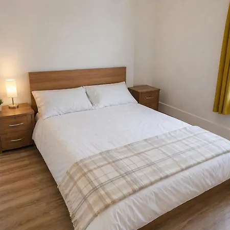 Modern -sleeps 6 - Parking Apartamento